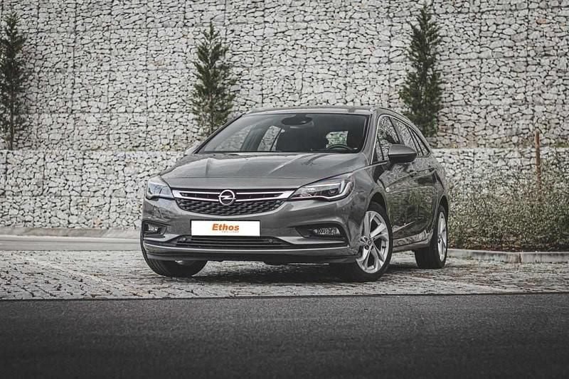 Branco Usado 2018 Opel Astra Dynamic Carrinha | € 8.900 (Preço justo) - Imagem 1/4