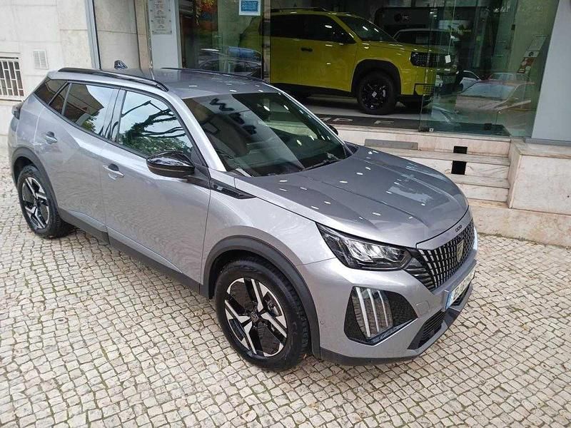 Usado Peugeot e-2008 100 kW (136 HP) 2024 Cinzento SUV