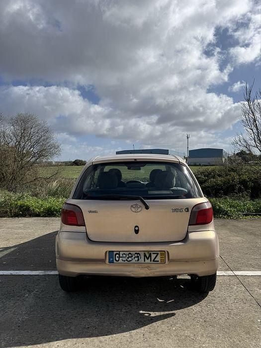 Usado Toyota Yaris 68 HP (50 kW) 1999