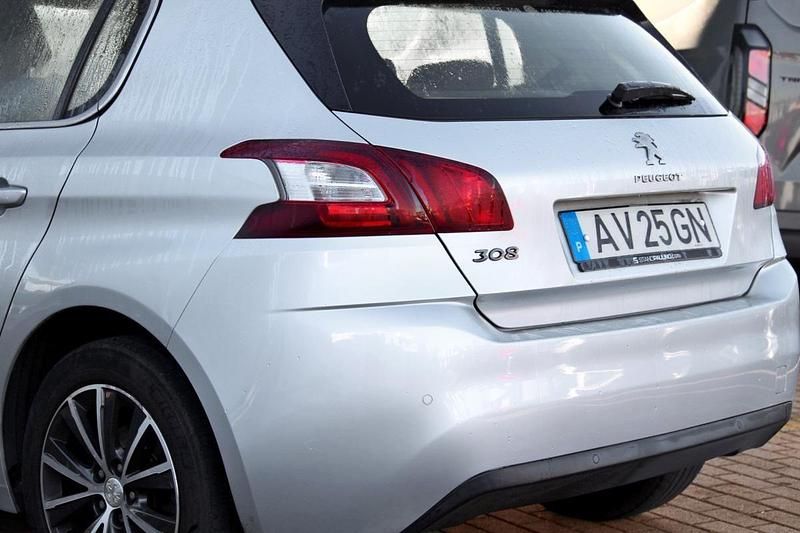 Usado Peugeot 308 Allure 115 HP (84 kW) 2014 Cinza