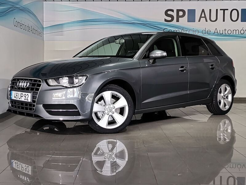 Usado Audi A3 Attraction 110 HP (80 kW) 2014 Cinza Citadino
