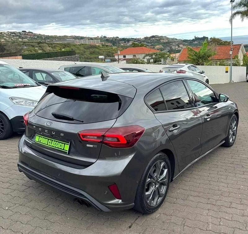 Usado Ford Focus 125 HP (91 kW) 2023 Cinzento Citadino