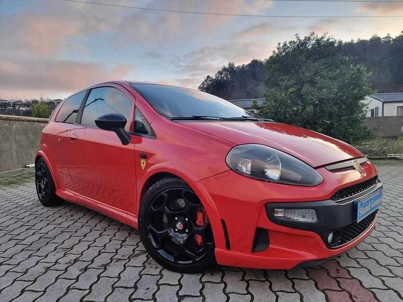 Usado Abarth Punto 163 HP (119 kW) 2011 Vermelho Citadino