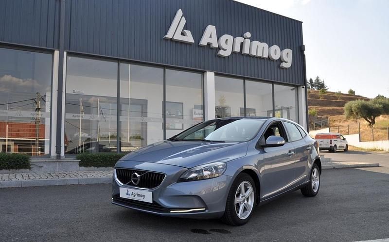 Azul Usado 2018 Volvo V40 Kinetic Carrinha | € 14.900 (Preço justo) - Imagem 1/4