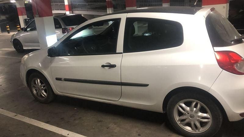 Usado 2010 Renault Clio III | € 5.000 - Imagem 1/2