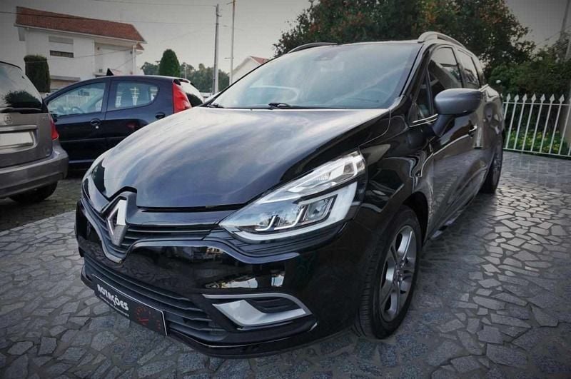 Usado Renault Clio GrandTour 90 HP (66 kW) 2016 Preto Carrinha