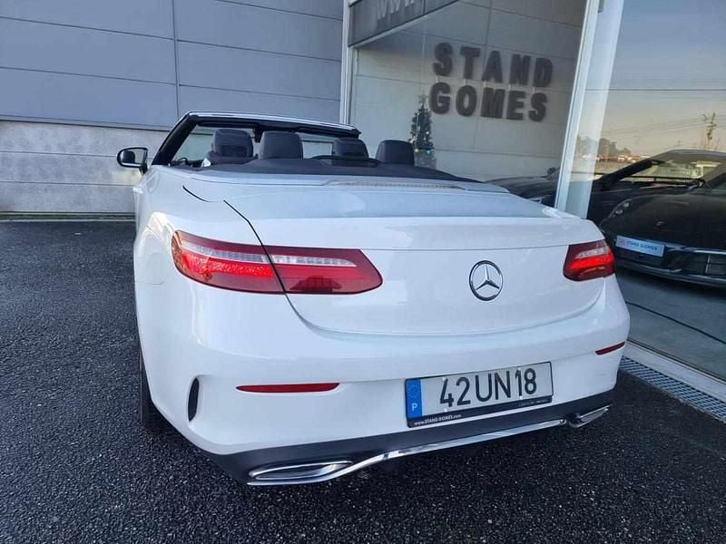 Usado Mercedes E220 AMG line 194 HP (142 kW) 2018 Branco Cabrios