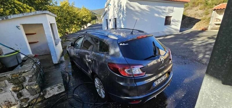 Cinzento Usado 2015 Renault Mégane GrandTour Carrinha | € 9.500 - Imagem 1/4
