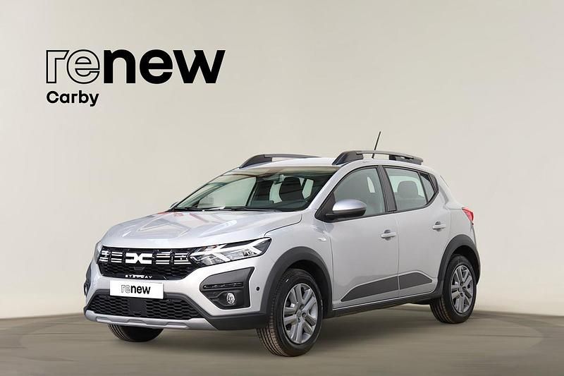 Cinzento Usado 2023 Dacia Sandero Expression Citadino | € 17.490 (Preço justo) - Imagem 1/4