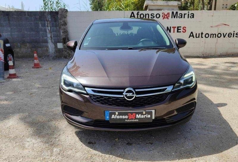 Cinza Usado 2016 Opel Astra Edition Sedan | € 13.250 (Preço justo) - Imagem 1/4