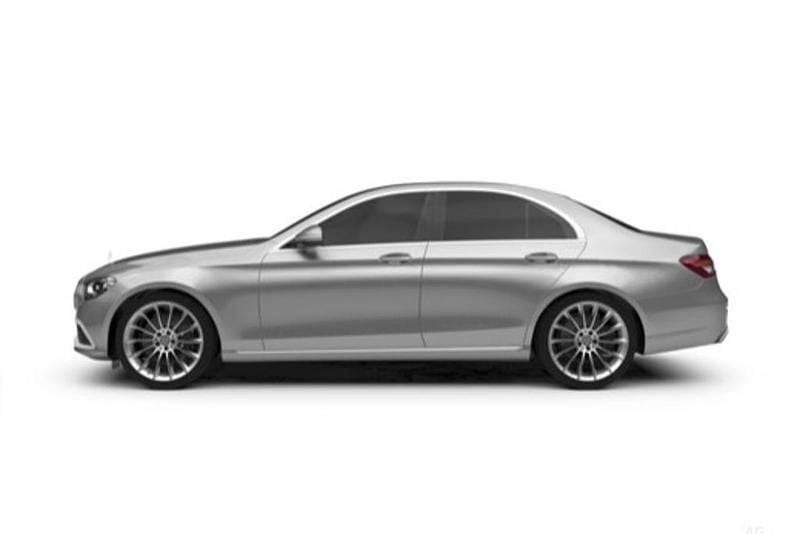 Usado Mercedes E220 AMG line 200 HP (147 kW) 2021 Cinzento Sedan