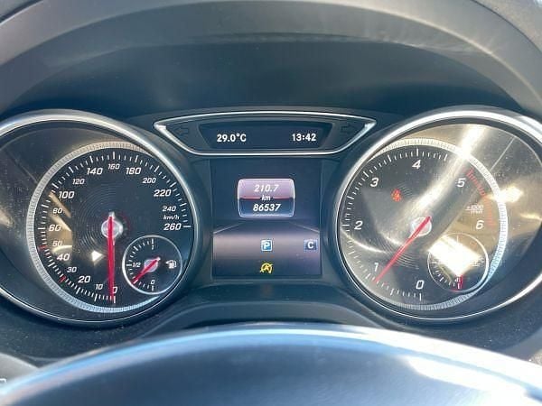 Usado Mercedes CLA180 90 HP (66 kW) 2017 Preto Sedan