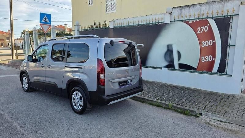 Usado Peugeot Rifter Allure 130 HP (95 kW) 2019 Cinzento Monovolume