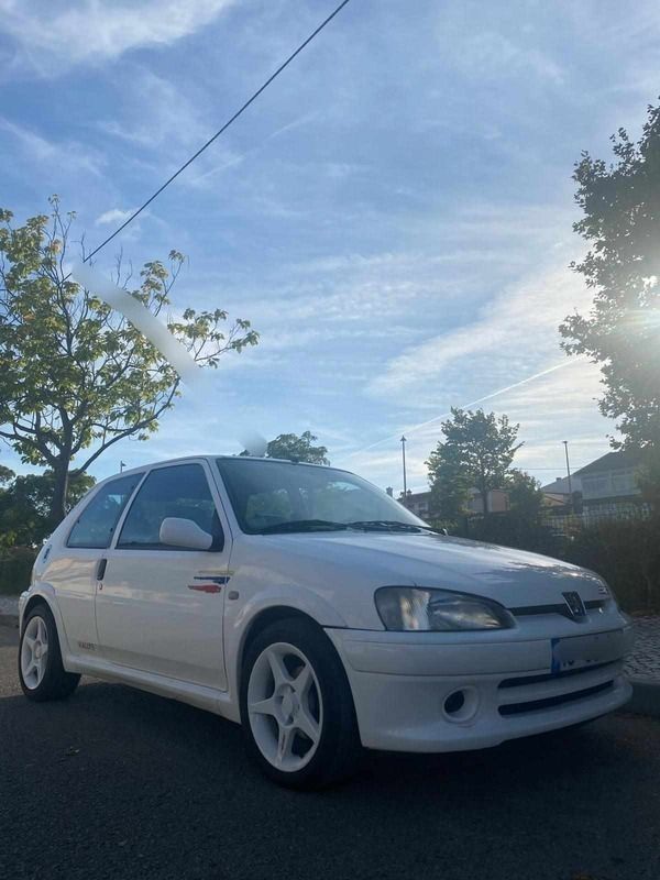 Branco Usado 1996 Peugeot 106 Citadino | € 5.500 - Imagem 1/4