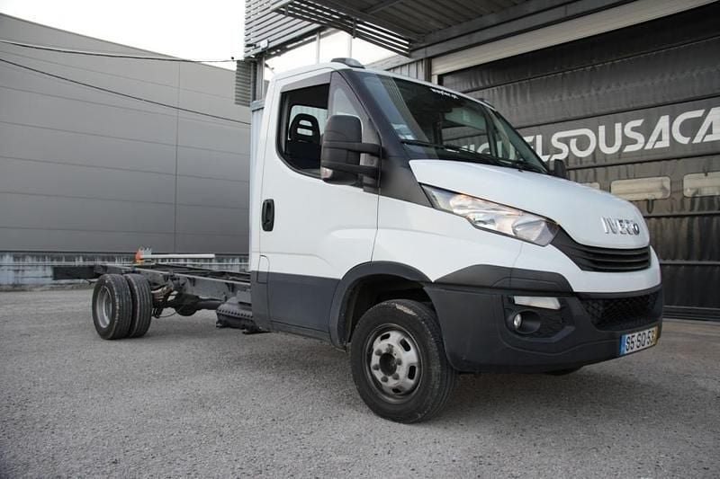 Branco Usado 2017 Iveco Daily | € 20.000 (Preço justo) - Imagem 1/4