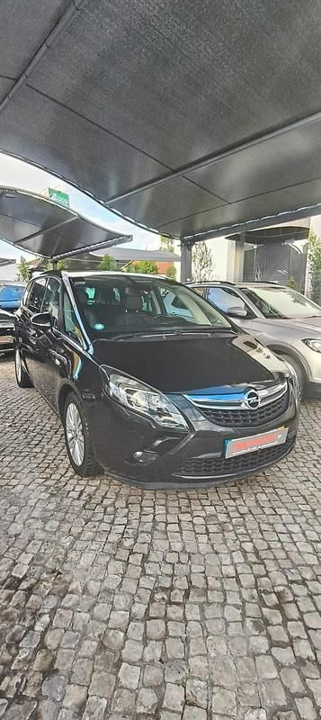 Usado Opel Zafira 136 HP (100 kW) 2016 Preto Monovolume