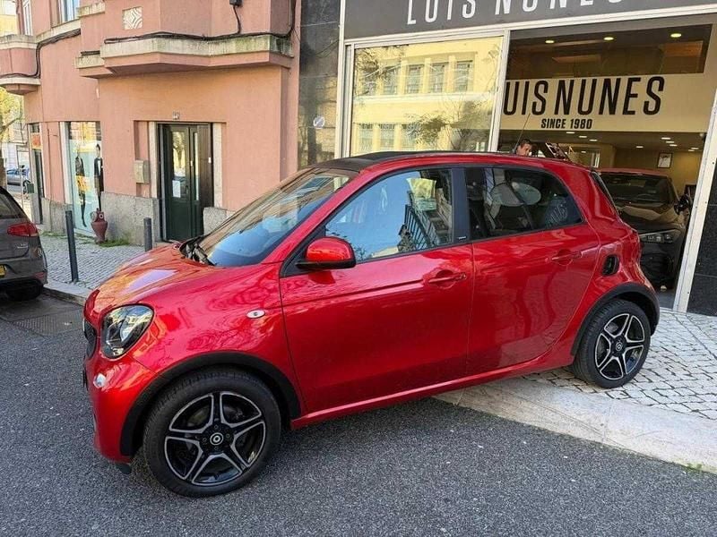 Usado Smart ForFour 90 HP (66 kW) 2018 Vermelho Citadino