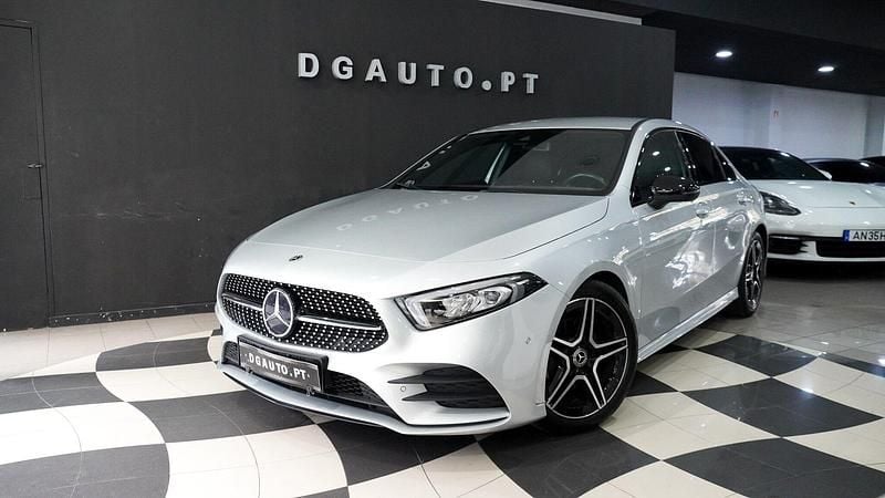Cinza Usado 2022 Mercedes A200 AMG line Sedan | € 34.990 (Preço elevado) - Imagem 1/4