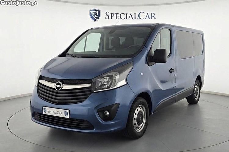 Usado Opel Vivaro 115 HP (84 kW) 2016 Azul Monovolume