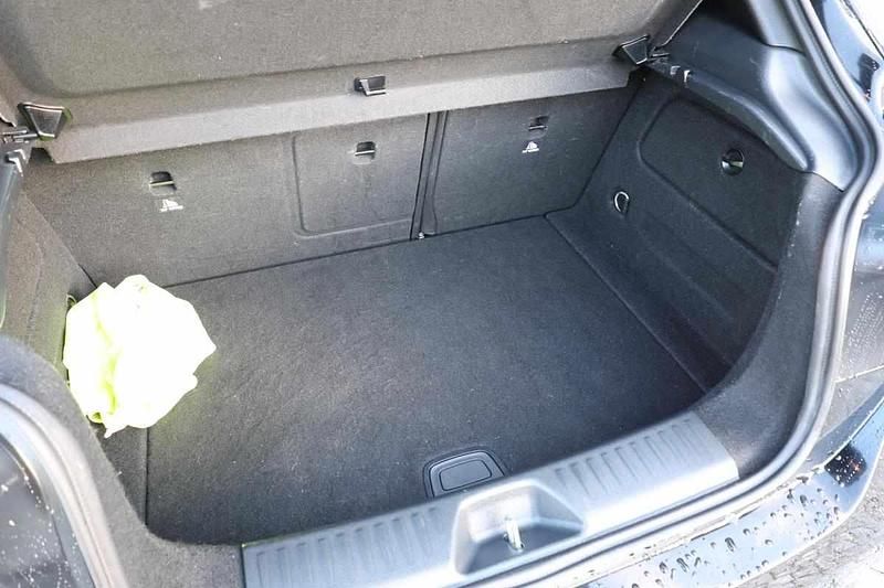 Usado Mercedes A180 109 HP (80 kW) 2016 Preto Citadino