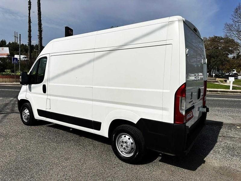 Usado Peugeot Boxer 120 HP (88 kW) 2021 Branco Van