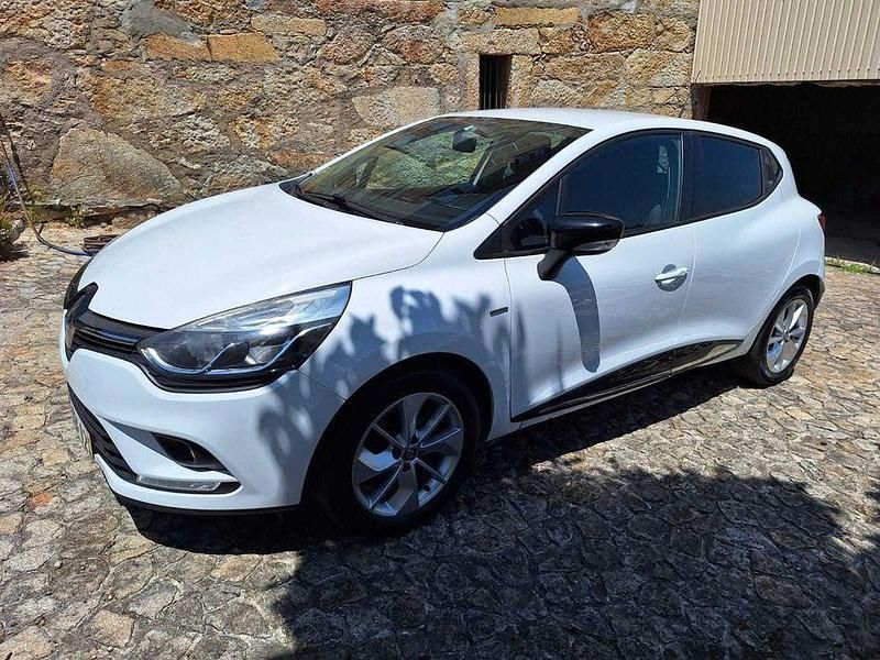 Usado 2017 Renault Clio IV LIMITED Sedan | € 10.000 (Preço justo) - Imagem 1/4