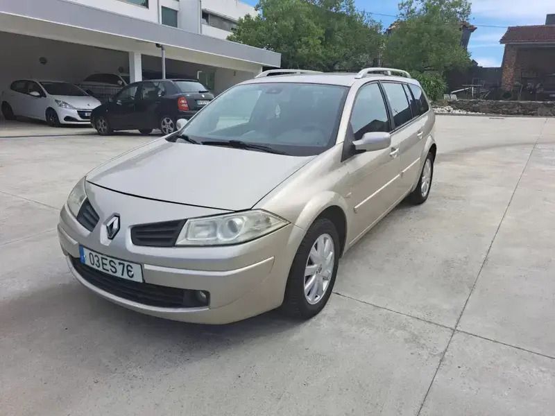 Castanho Usado 2007 Renault Mégane GrandTour Carrinha | € 3.000 (Caro) - Imagem 1/4