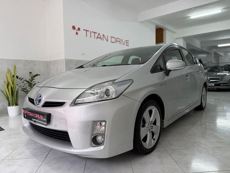 Cinza Usado 2010 Toyota Prius Premium | € 8.900 - Imagem 1/4