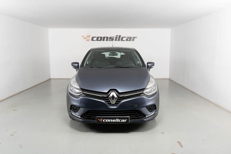 Cinza Usado 2018 Renault Clio IV Zen Citadino | € 11.980 (Preço justo) - Imagem 1/4