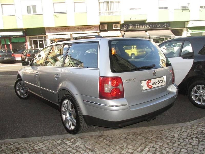 Usado VW Passat 130 HP (95 kW) 2001 Cinzento Carrinha