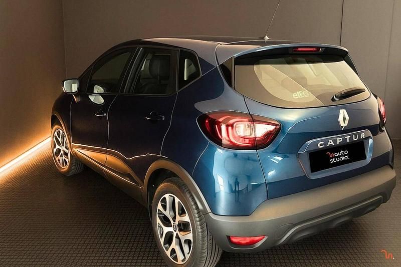 Usado Renault Captur 110 HP (80 kW) 2019 Azul SUV