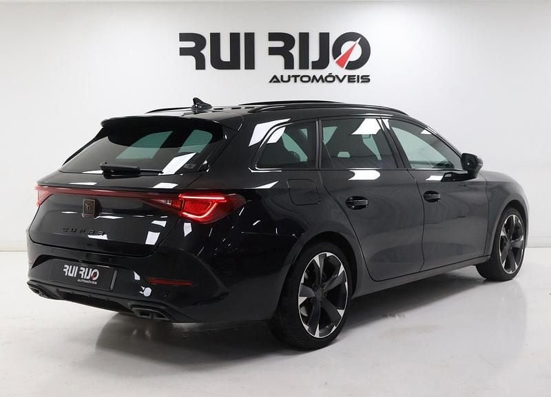 Usado Cupra Leon 150 HP (110 kW) 2024 Preto Carrinha