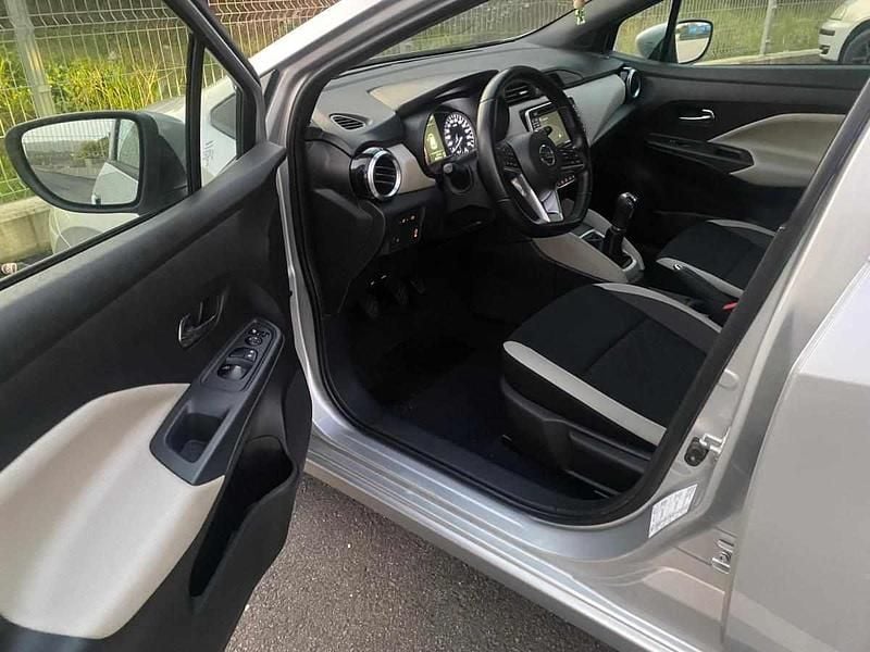 Usado Nissan Micra 90 HP (66 kW) 2018 Cinzento Citadino