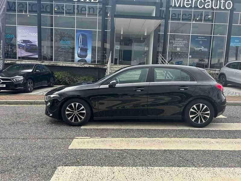 Usado Mercedes 200 163 HP (119 kW) 2025 Preto