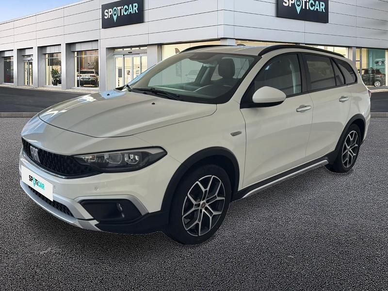 Usado Fiat Tipo Cross 101 HP (74 kW) 2023 Branco Sedan