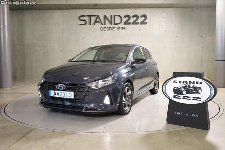 Cinza Usado 2022 Hyundai i20 Comfort Citadino | € 15.550 (Preço justo) - Imagem 1/1