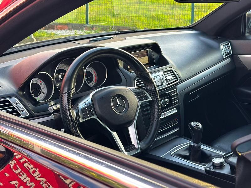 Usado Mercedes E220 170 HP (125 kW) 2015 Preto Coupé