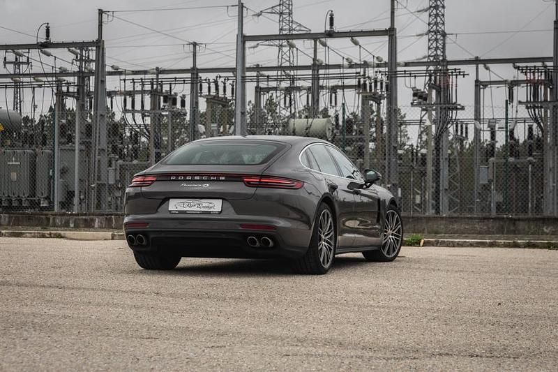 Usado Porsche Panamera 440 HP (323 kW) 2016 Cinzento Citadino