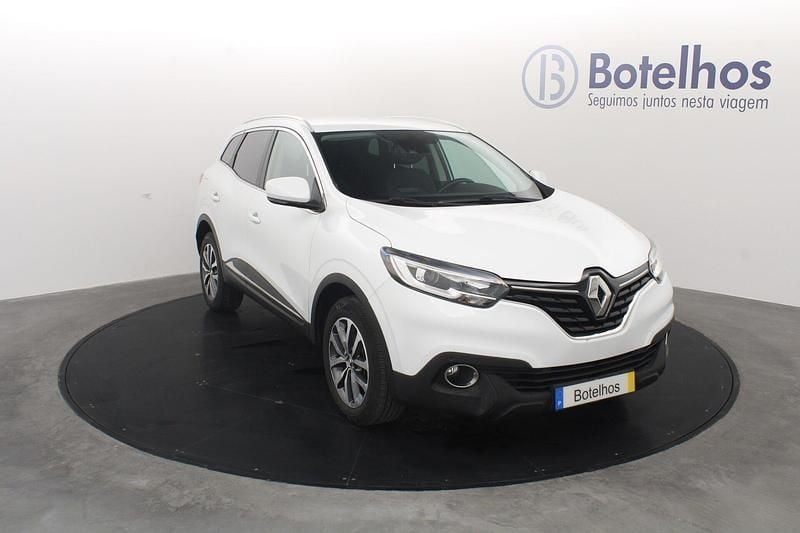 Branco Usado 2015 Renault Fluence Sedan | € 13.900 - Imagem 1/4