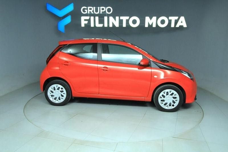 Vermelho Usado 2020 Toyota Aygo X-play Citadino | € 12.990 (Preço justo) - Imagem 1/4