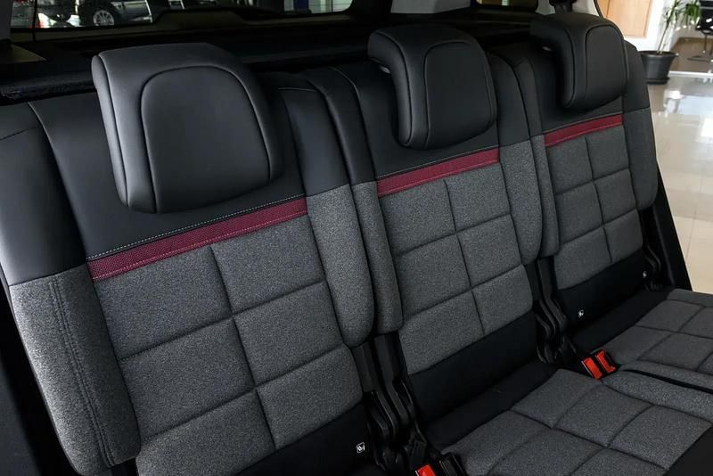 Cinzento Usado 2018 Citroën C3 Aircross Feel SUV | € 13.500 (Caro) - Imagem 1/2