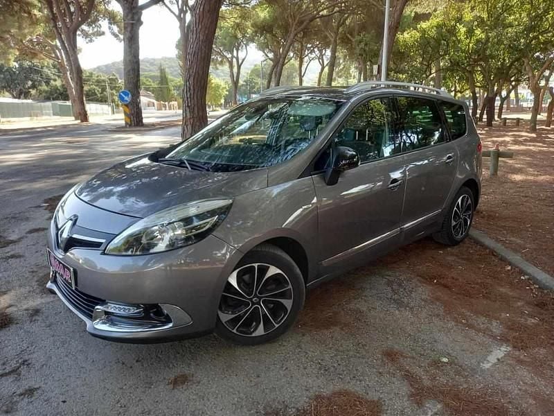 Cinzento Usado 2016 Renault Grand Scénic IV Monovolume | € 12.000 (Super Preço) - Imagem 1/4