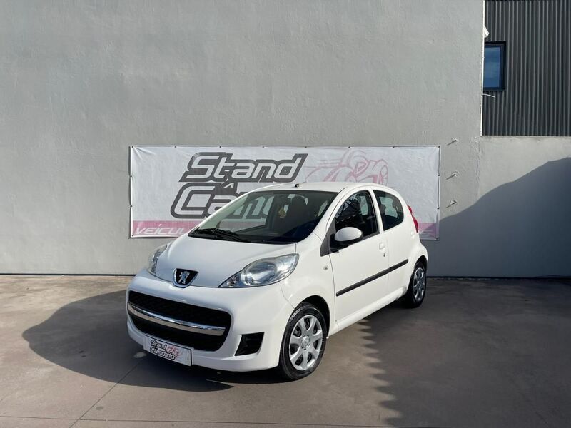 Branco Usado 2009 Peugeot 107 Citadino | € 6.490 (Preço justo) - Imagem 1/4