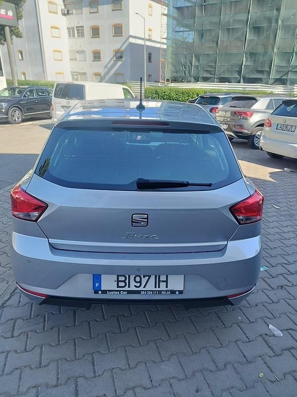 Usado Seat Ibiza Style 95 HP (69 kW) 2024 Cinza Citadino