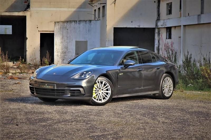 Cinzento Usado 2018 Porsche Panamera Sedan | € 74.990 (Preço justo) - Imagem 1/4