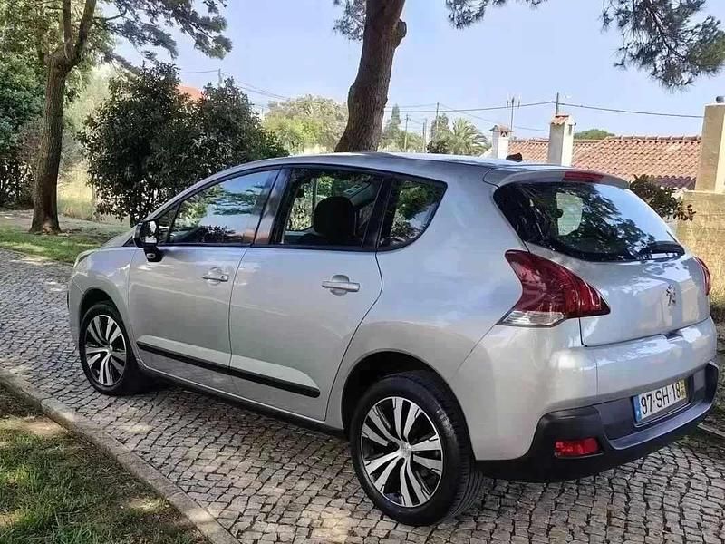 Usado Peugeot 3008 Active 112 HP (82 kW) 2014 Cinza prata Monovolume