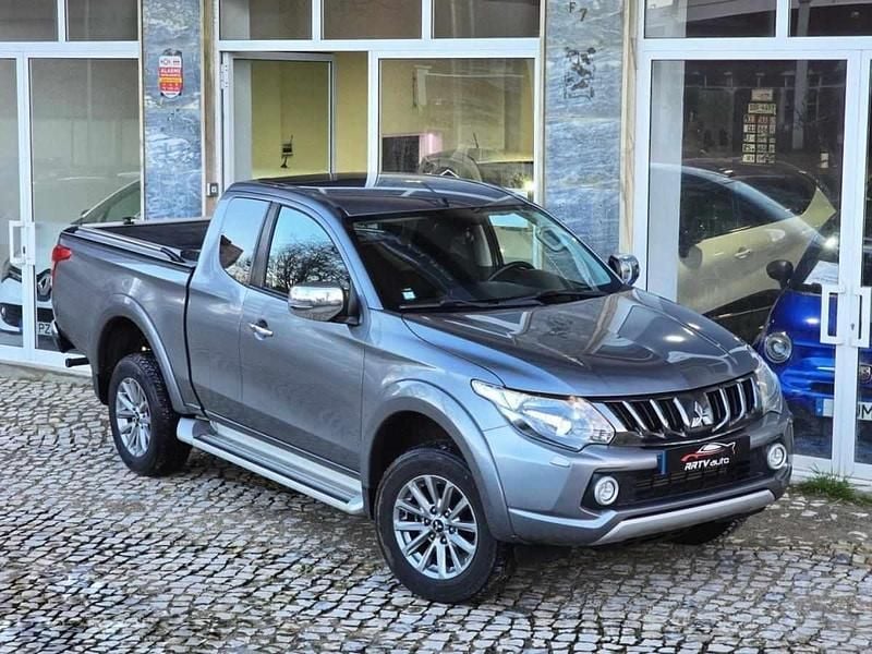 Usado Mitsubishi L200 181 HP (133 kW) 2018 Cinzento Pickup