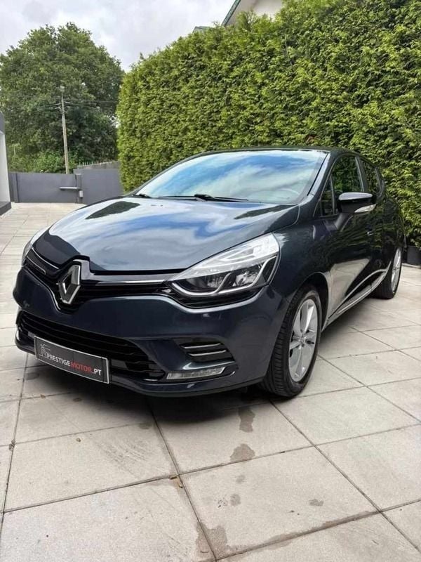 Cinzento Usado 2016 Renault Clio IV LIMITED | € 10.400 (Preço justo) - Imagem 1/4