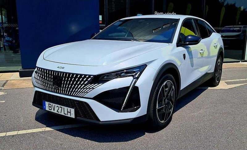 Branco Usado 2025 Peugeot e-408 GT SUV | € 41.990 - Imagem 1/4