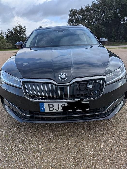 Usado Skoda Superb LAURIN & KLEMENT 204 HP (150 kW) 2024 Sedan